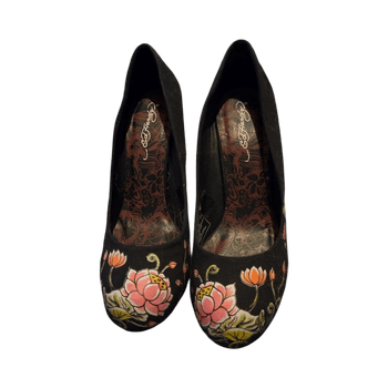 Koristeelliset korkokengät