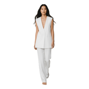 White sleeveless blazer