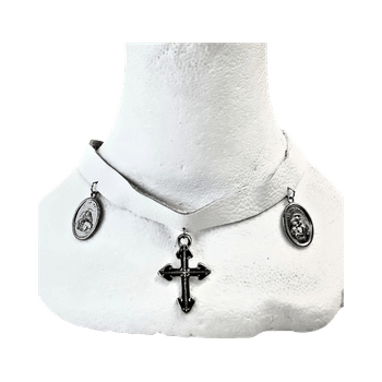 Silver pendant choker necklace