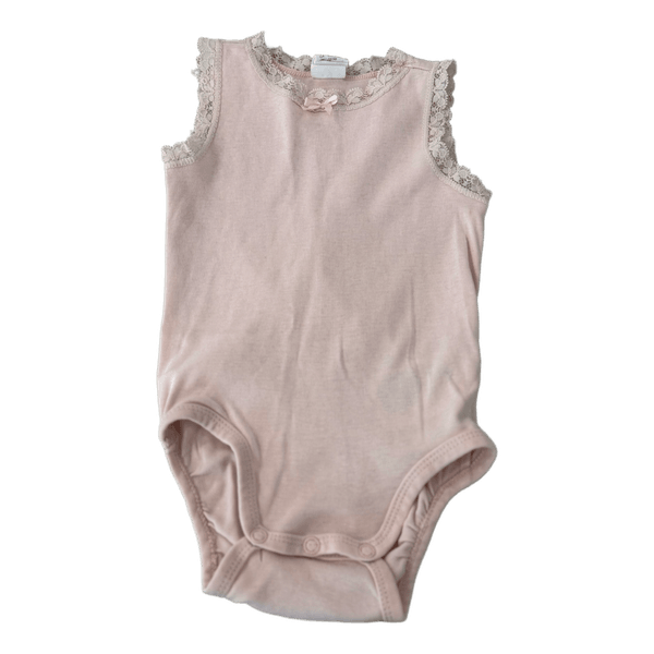 Vaaleanpunainen pitsireunainen body