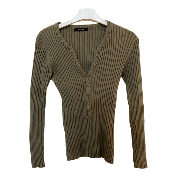 Green ribbed button top