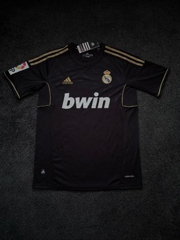 Real Madrid 2011/2012 Away Kit