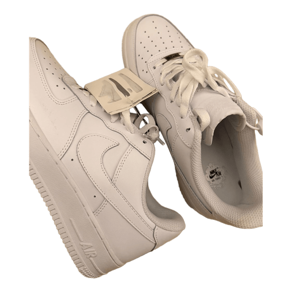 White Nike Air Force 1