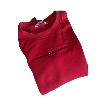 Punainen collegepaita