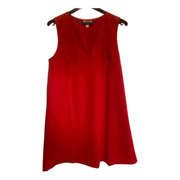 Red sleeveless dress