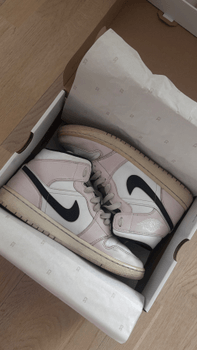 Air Jordan 1 Mid