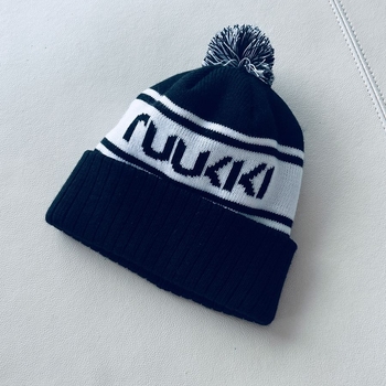 Mustavalkoinen pipo aikuisen koko