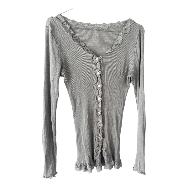 Grå ribstrikket cardigan med blonder