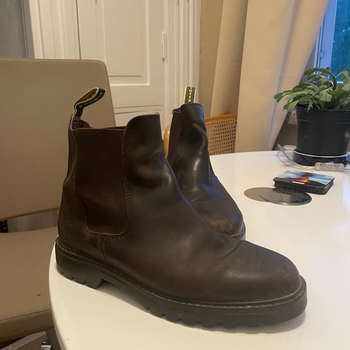 Brown leather Chelsea boots