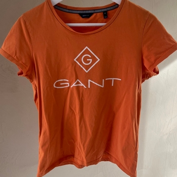 Oranssi logopaita Gant