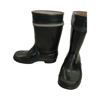 Black rubber rain boots