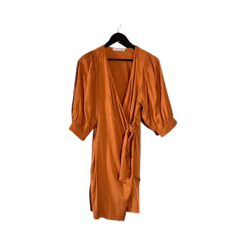 Oranssi kietaisumekko