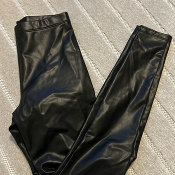 Keinonahka legginsit