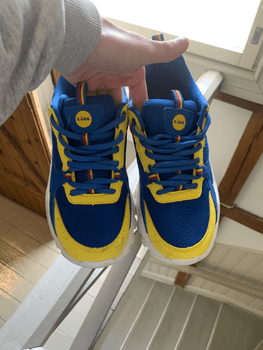Lild Merch Sneakers / Size 38