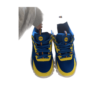 Lild Merch Sneakers / Size 38