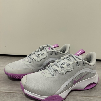 Nike tennis shoes