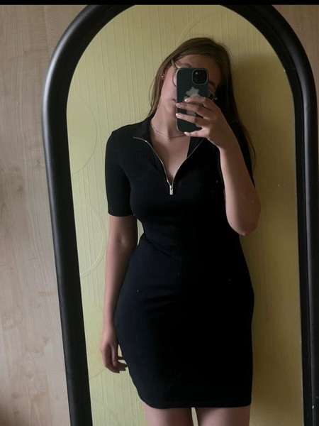 Juoda suknelė