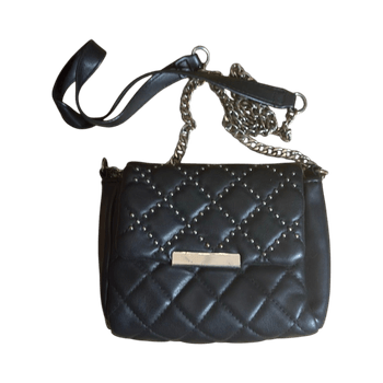 Quiltattu musta olkalaukku