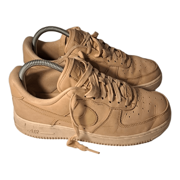 Beiget Nike Air Force 1 -tennarit