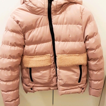 Fb sister, new yorker coat