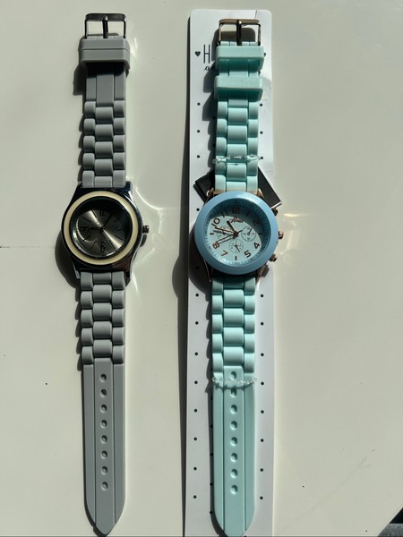 Set of two watches