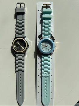 Set of two watches