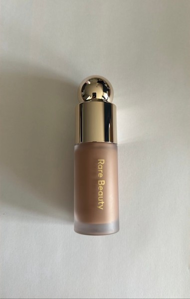 Rare Beauty soft pinch liquid contour