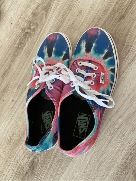Vans tie dye kedukai
