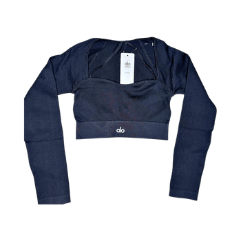 Black long-sleeved crop top