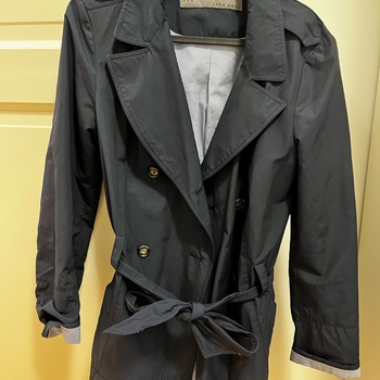 Tummansininen trenssi Zara
