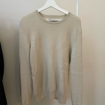 Beige cashmere neulepusero