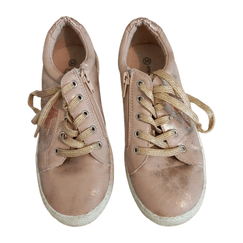 My wear kids' shoes