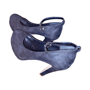 Black high-heeled shoes