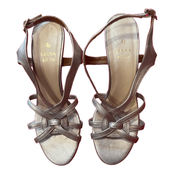Laura Messi silver heels