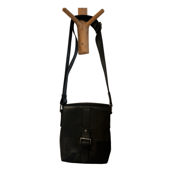 Sort crossbody taske
