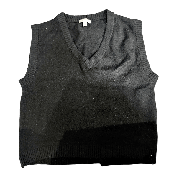Black knitted sweater vest
