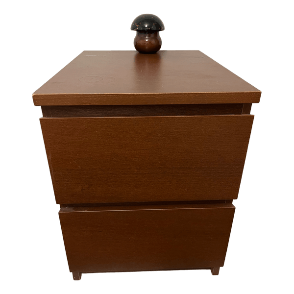 Bedside table yöpötä