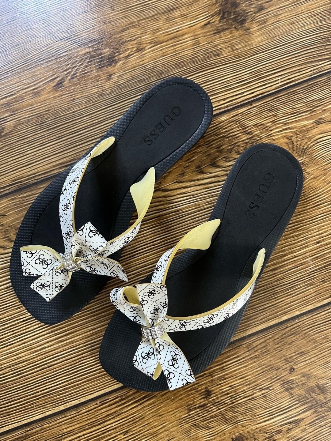 Guess kids' shoes