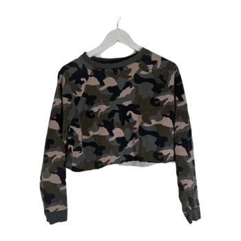 Vihreä camo crop top