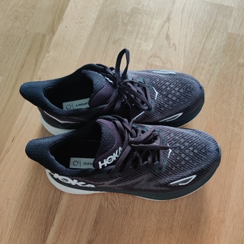 Hoka Clifton 9