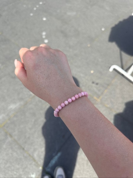 lyserød jade armbånd