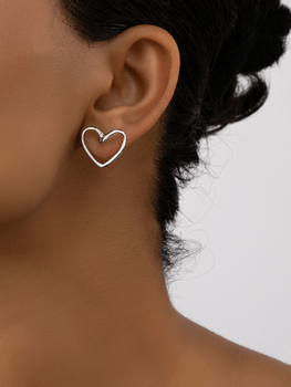 Heart stud earrings