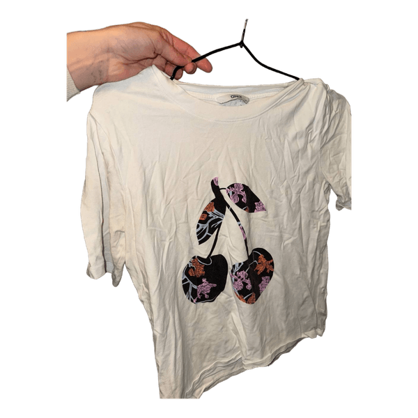 White graphic t-shirt