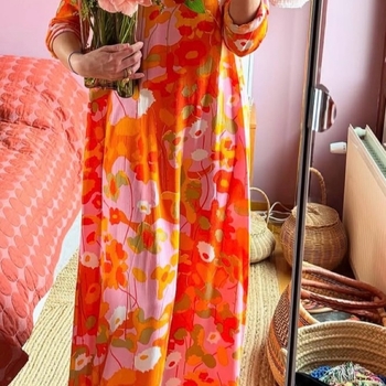 Marimekko ihastuttava kukkamekko