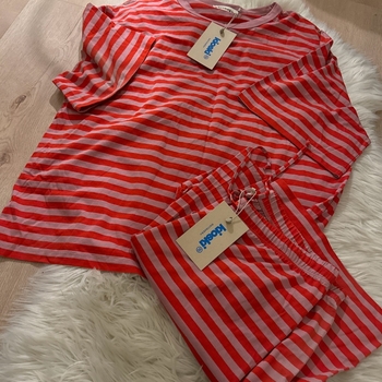  Marimekko raidallinen pyjama setti  