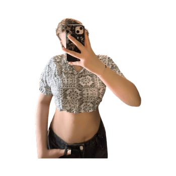 FB Sister patterned cropped top