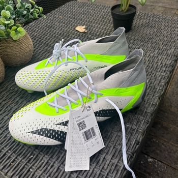 Adidas Predator Nappikset