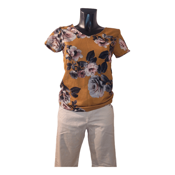 Blomstret T-shirt i oker