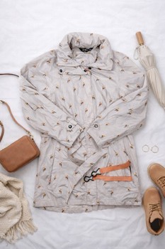Ayacucho beige bird print rain jacket