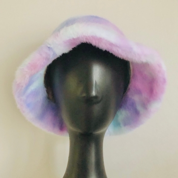 Vaalean pastellinen bucket-hattu